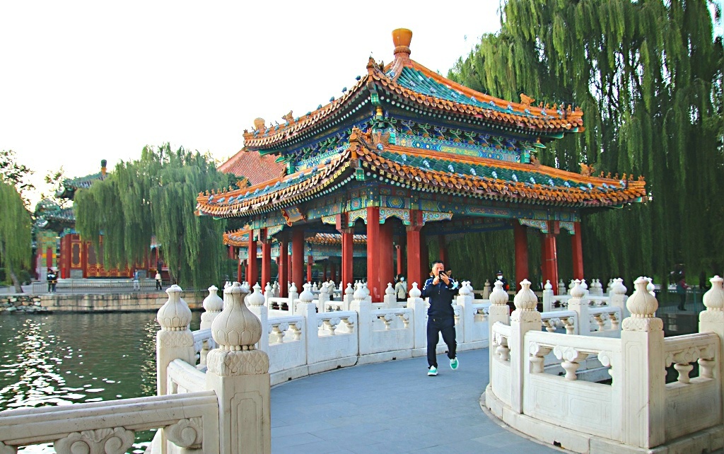 五龙亭一摄于北京市北海公园