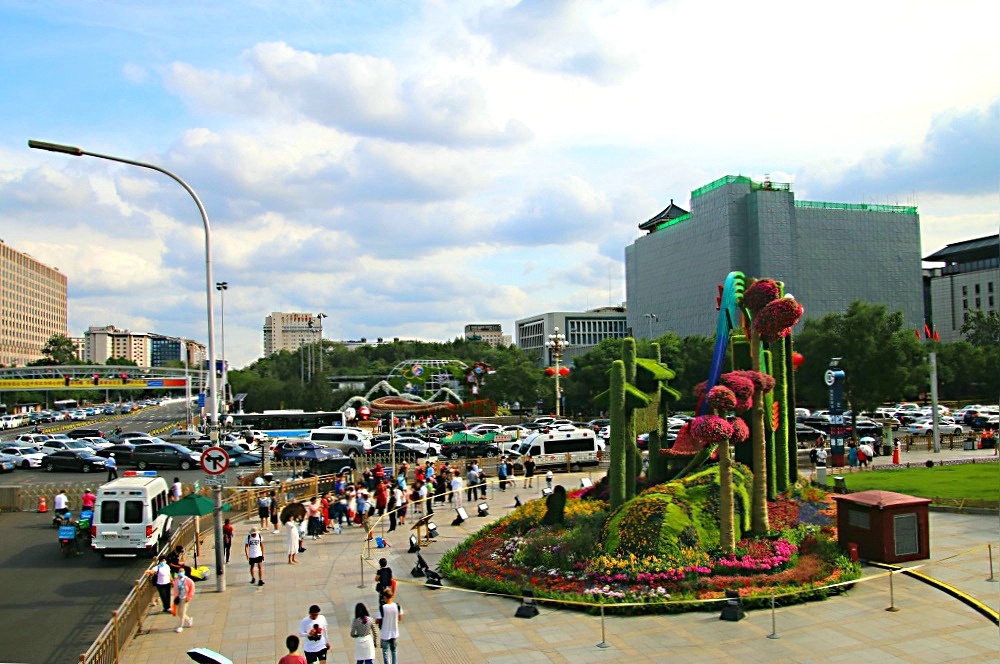 繁忙的长安街一摄于北京市长安街东单