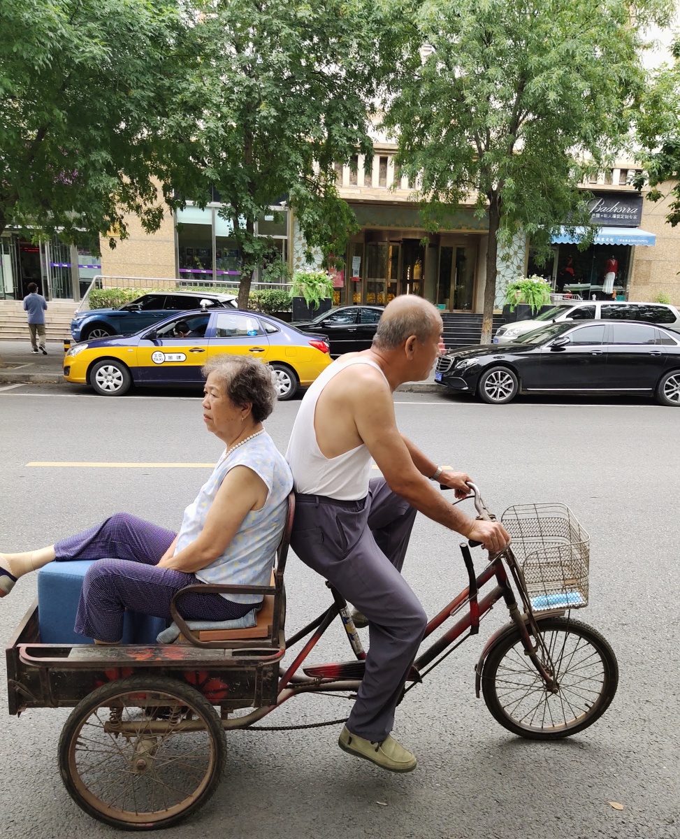 平民生活一摄于北京市丰台区科丰桥南