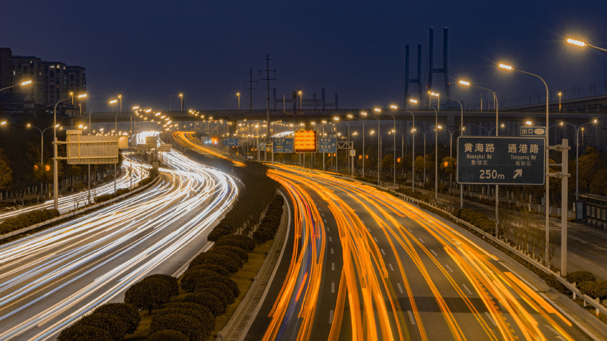 范公路高架光轨