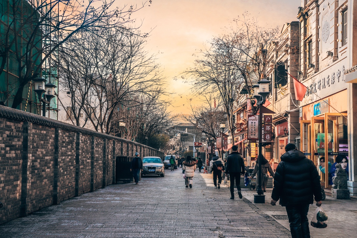 城市老街道感受些许不同的人文生活气息吧