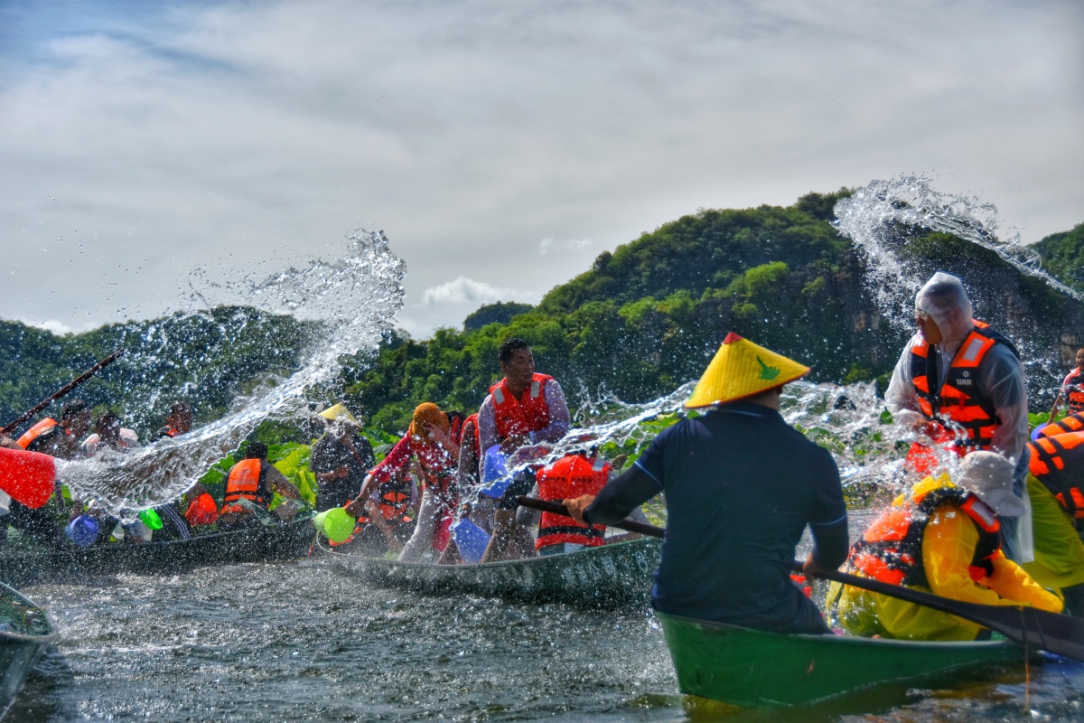 打水仗(5),摄于云南文山丘北普者黑风景区
