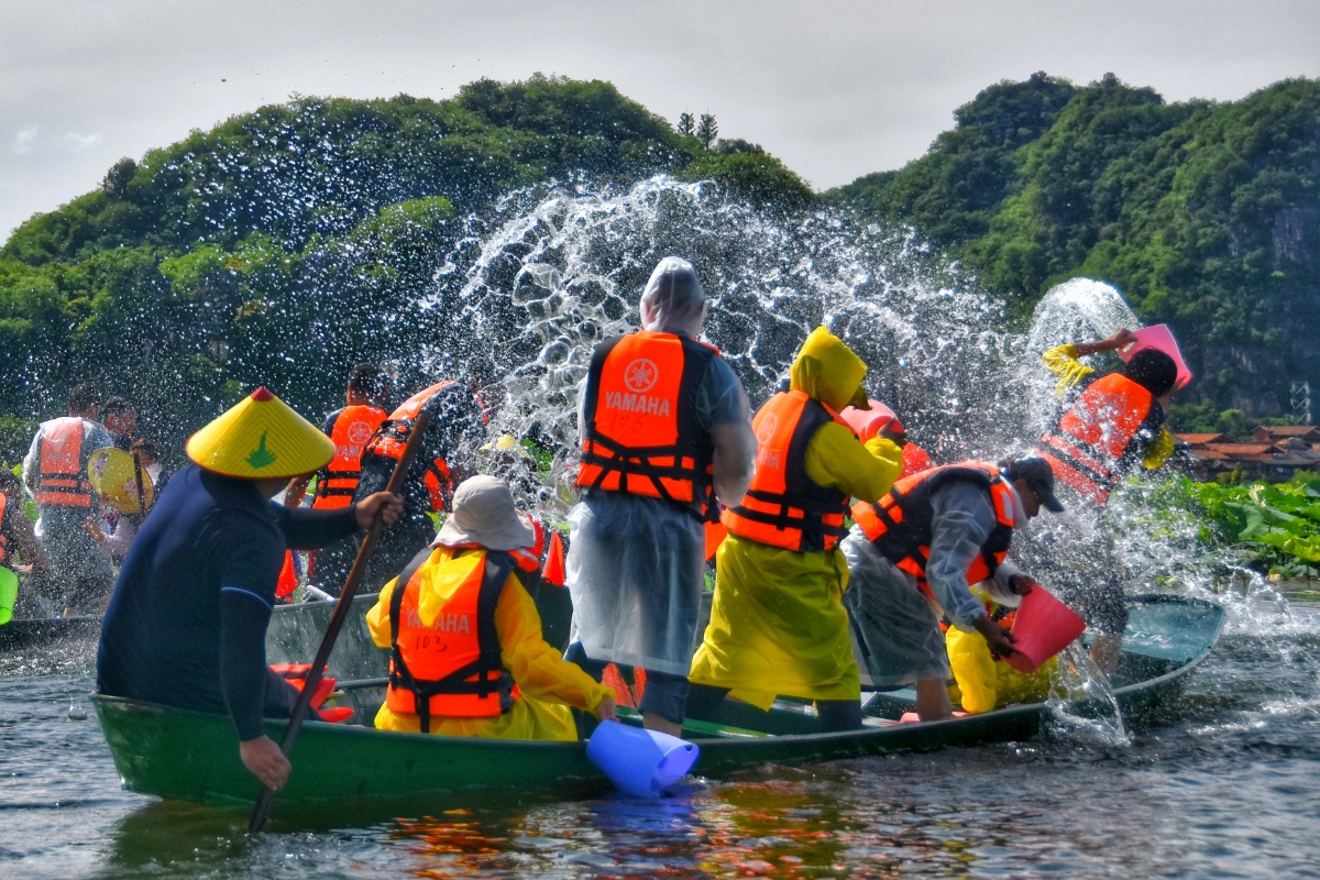 打水仗(5),摄于云南文山丘北普者黑风景区