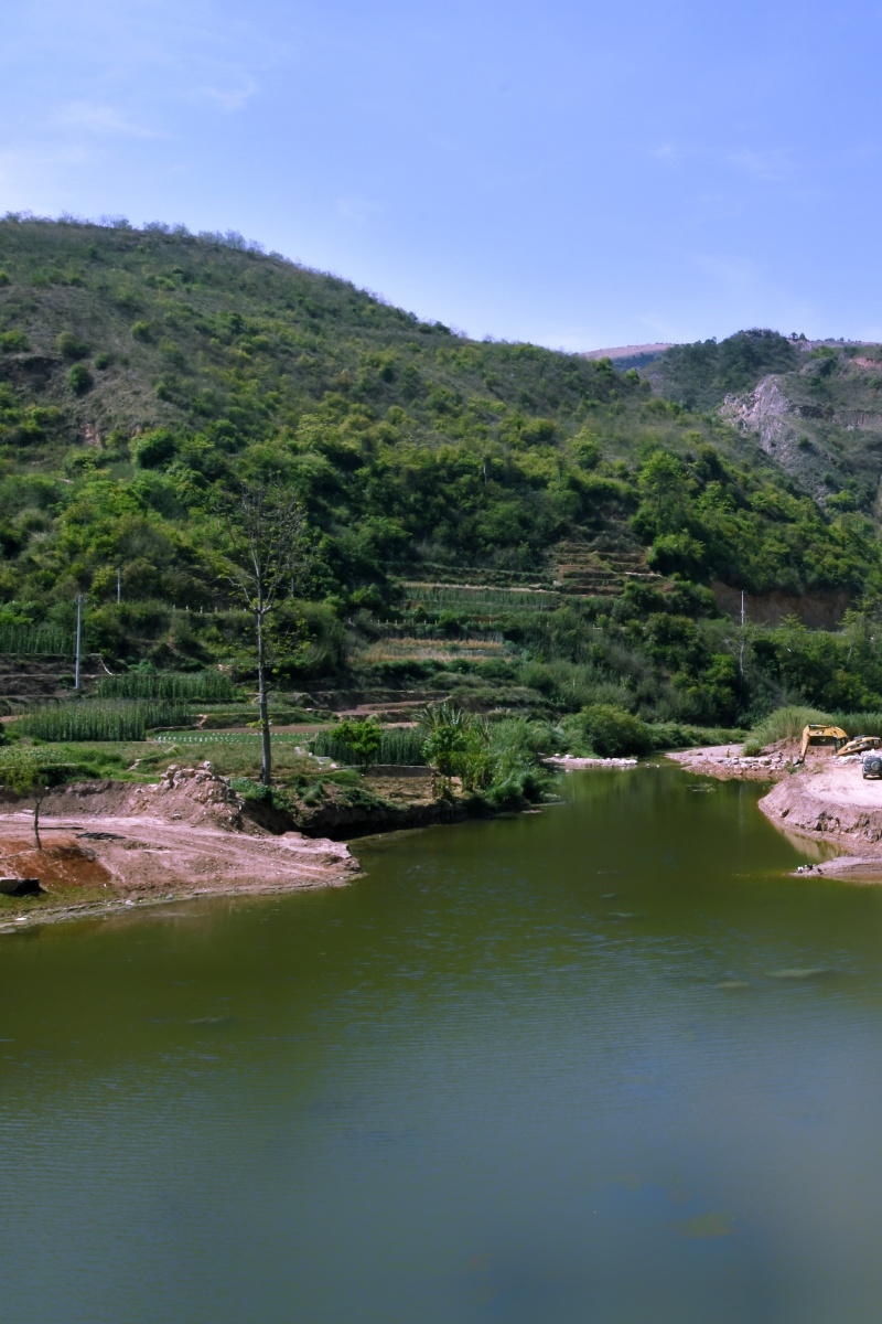 青山绿水2摄于云南省建水县曲江大新桥