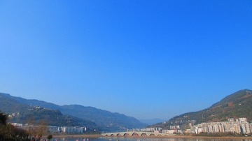 D2B592B0-8FFA-406E-9EF9-6CBE09399D5D/L0/001