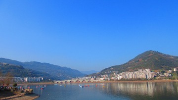 7AE3A527-2CEC-4BE9-A8DD-1D8D030ECB5D/L0/001