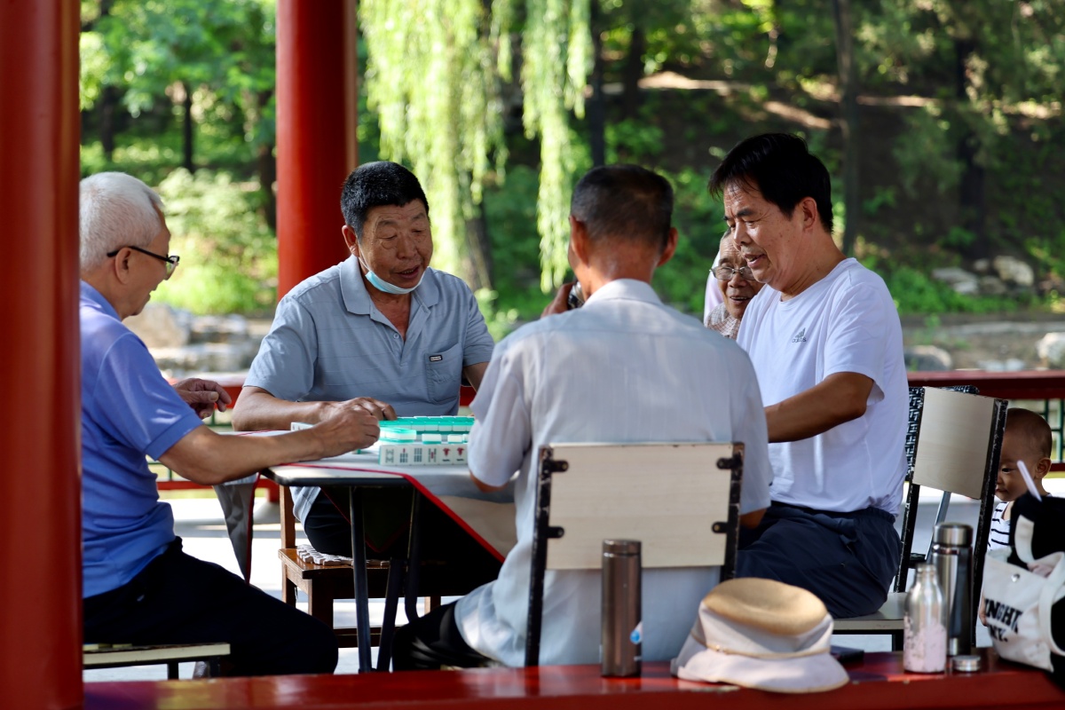 麻将娱乐老年人的退休生活小d怡情大d伤身需要经常起身活动锻炼