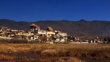 松贊林寺側景