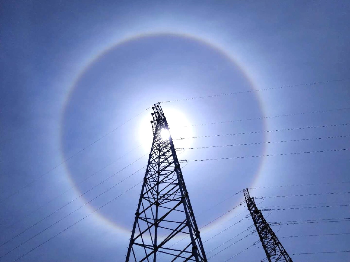 围着太阳的彩虹见过嘛