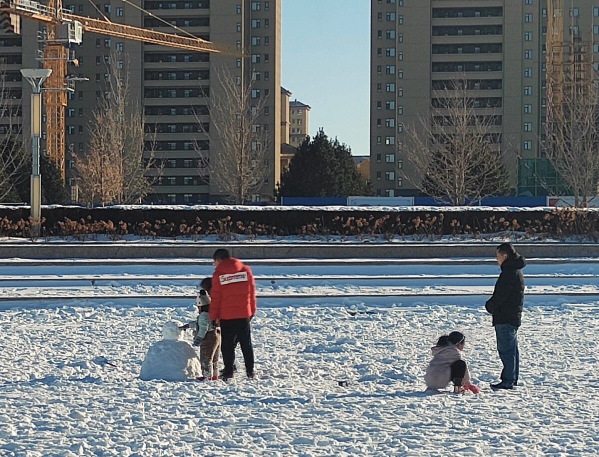 有时间一起堆雪人哇