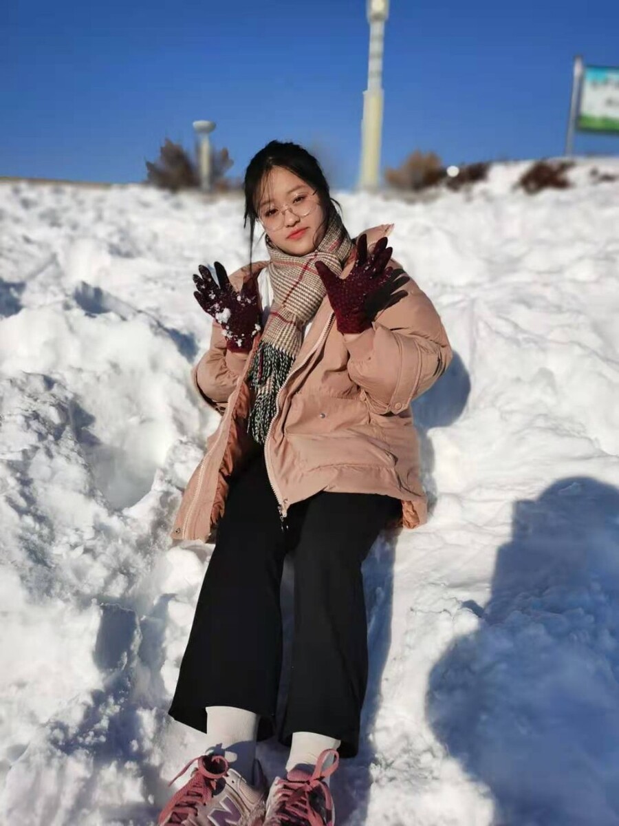 天空超级蓝，雪超白o