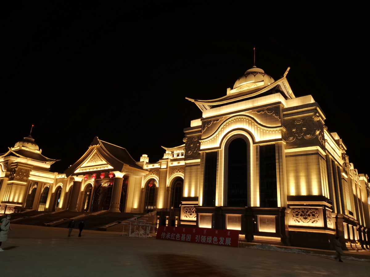 坐标:内蒙古自治区兴安盟乌兰浩特市乌兰牧骑宫