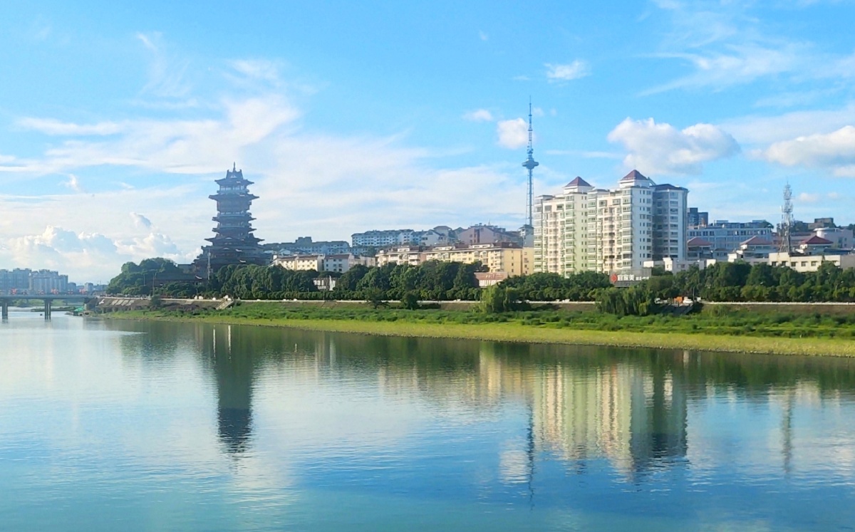 涪江艳阳拍摄于四川绵阳2021710