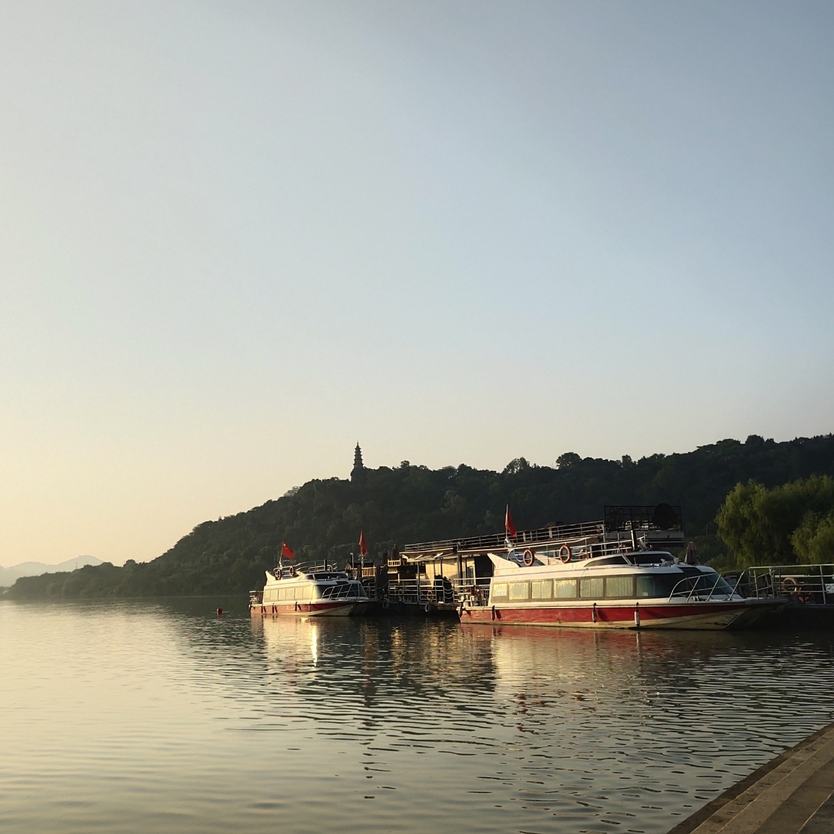 悠然见南山拍摄于2021年8月9日绵阳三江码头