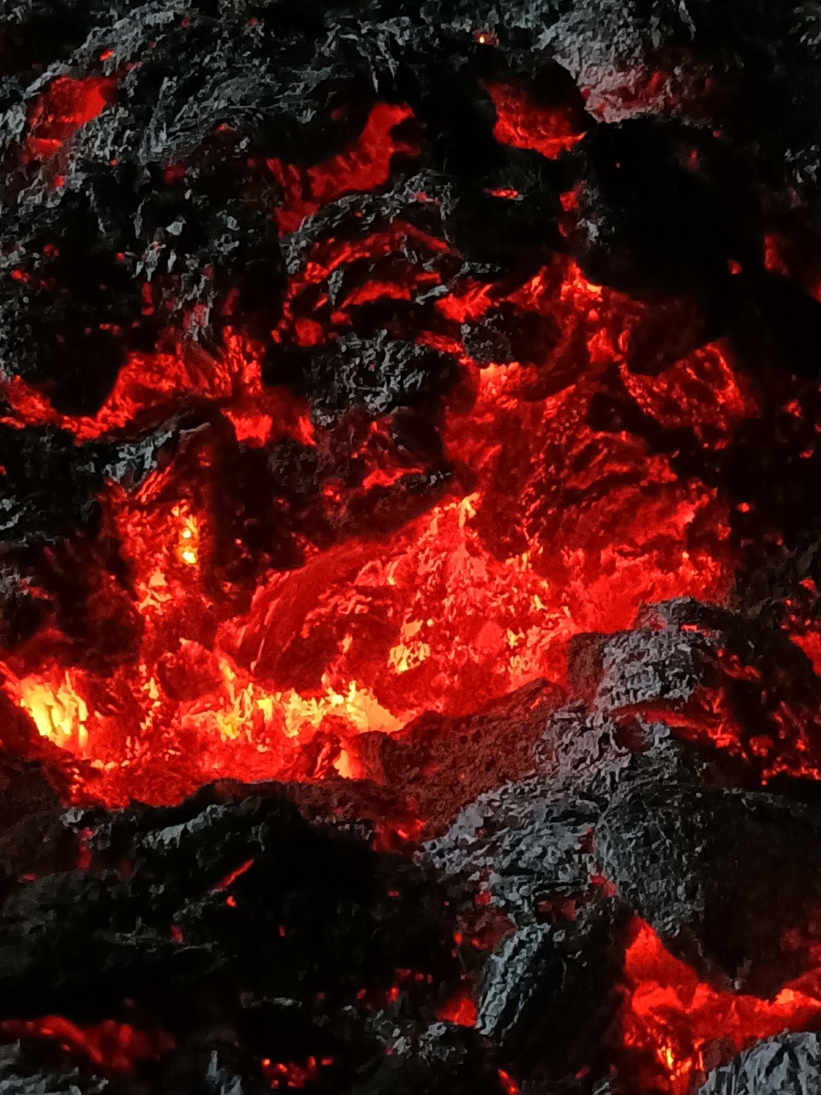 红色熔岩,遇见赤焰.