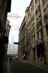 外滩的一条巷子路