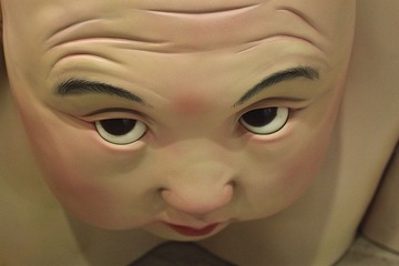 别老盯着我屁股看。oK？