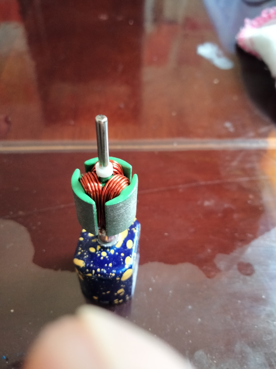 四驱车手绕马达转子