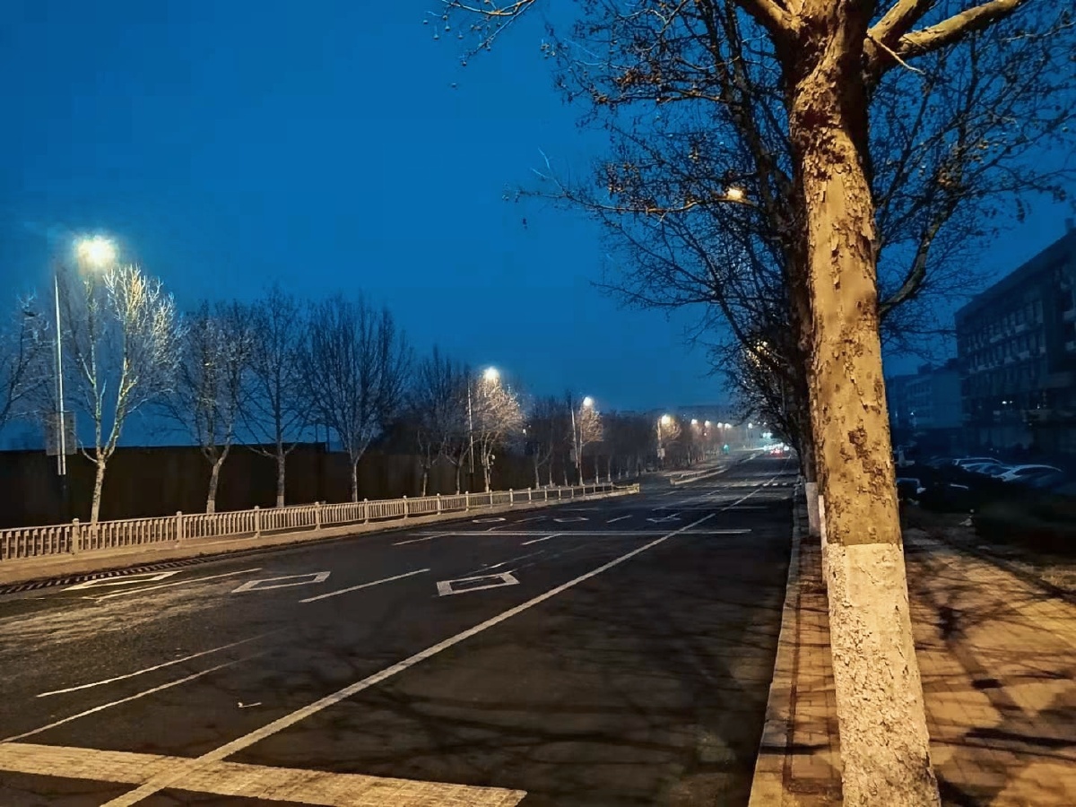 清晨的无人街道