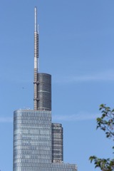 392565