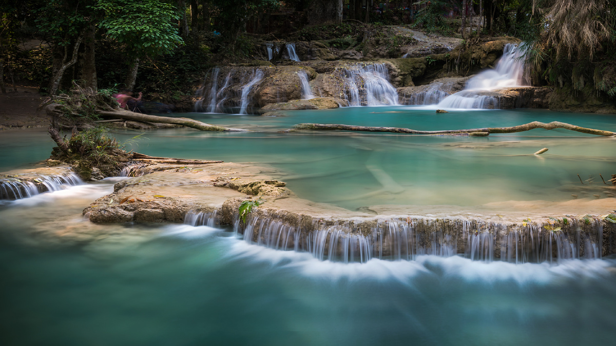碧水深潭老挝光西山