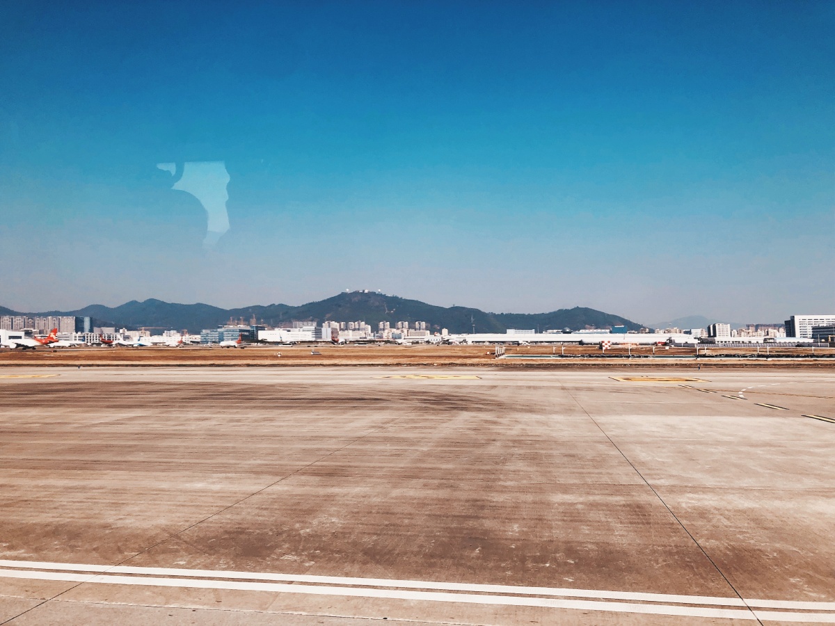 空旷旷的场地犹如我空旷旷的心一般是去是留何去何从