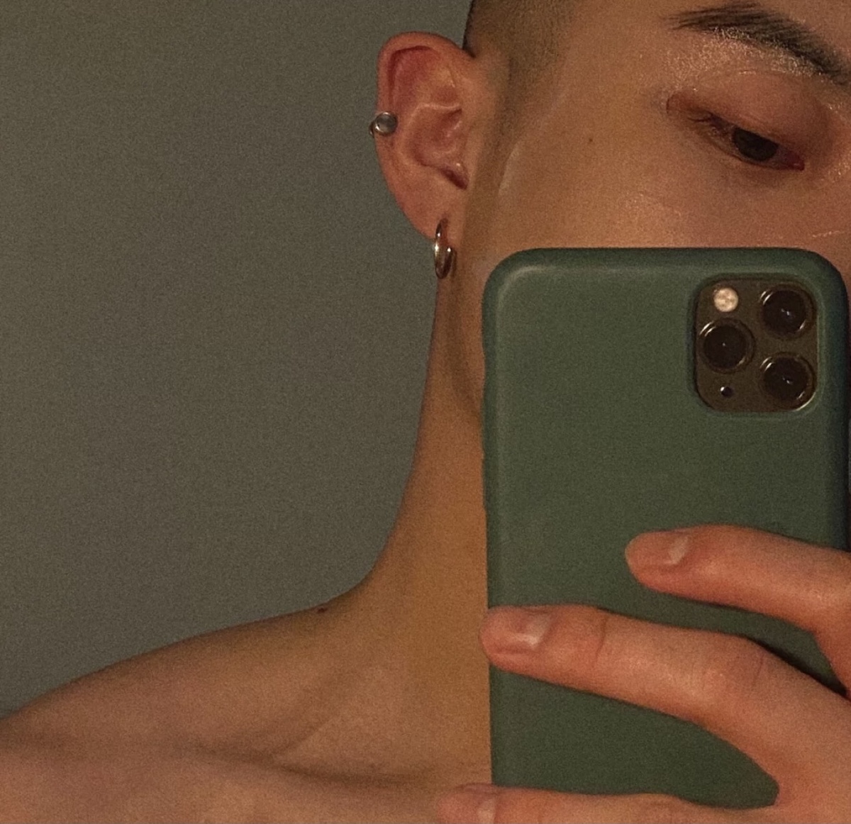 御姐高冷男头像时尚背景图