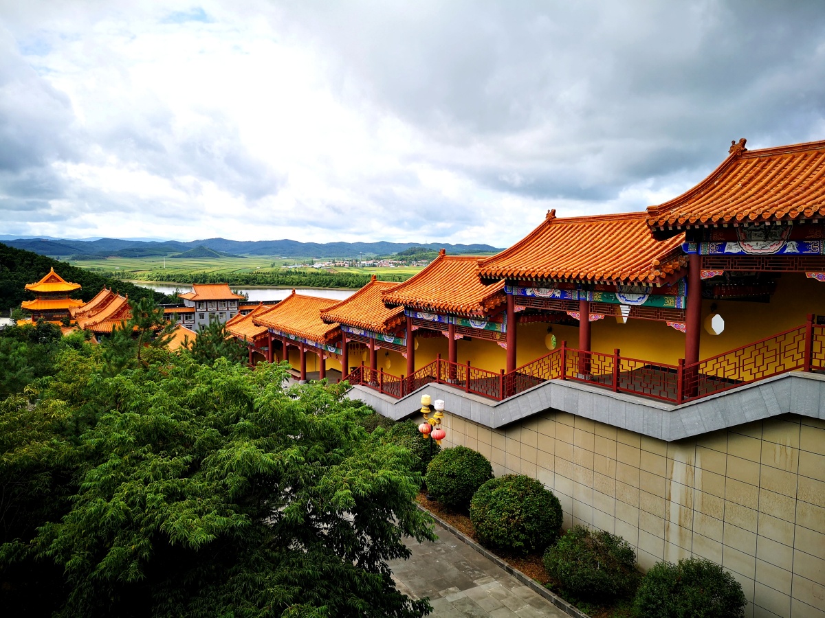 六鼎山正觉寺这里有世界最大的释迦牟尼佛坐像