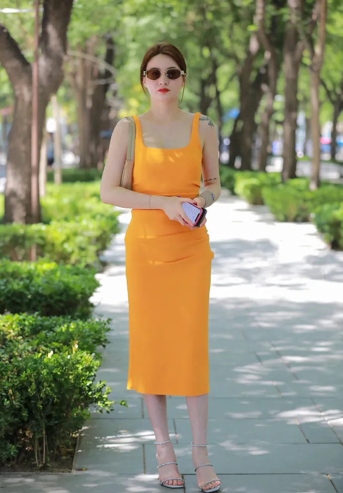 橘色裙子哈哈