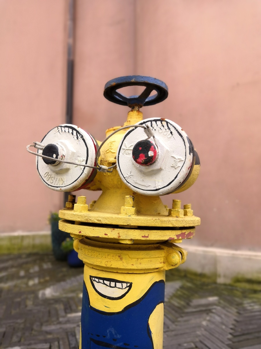 可爱的小黄人消防栓