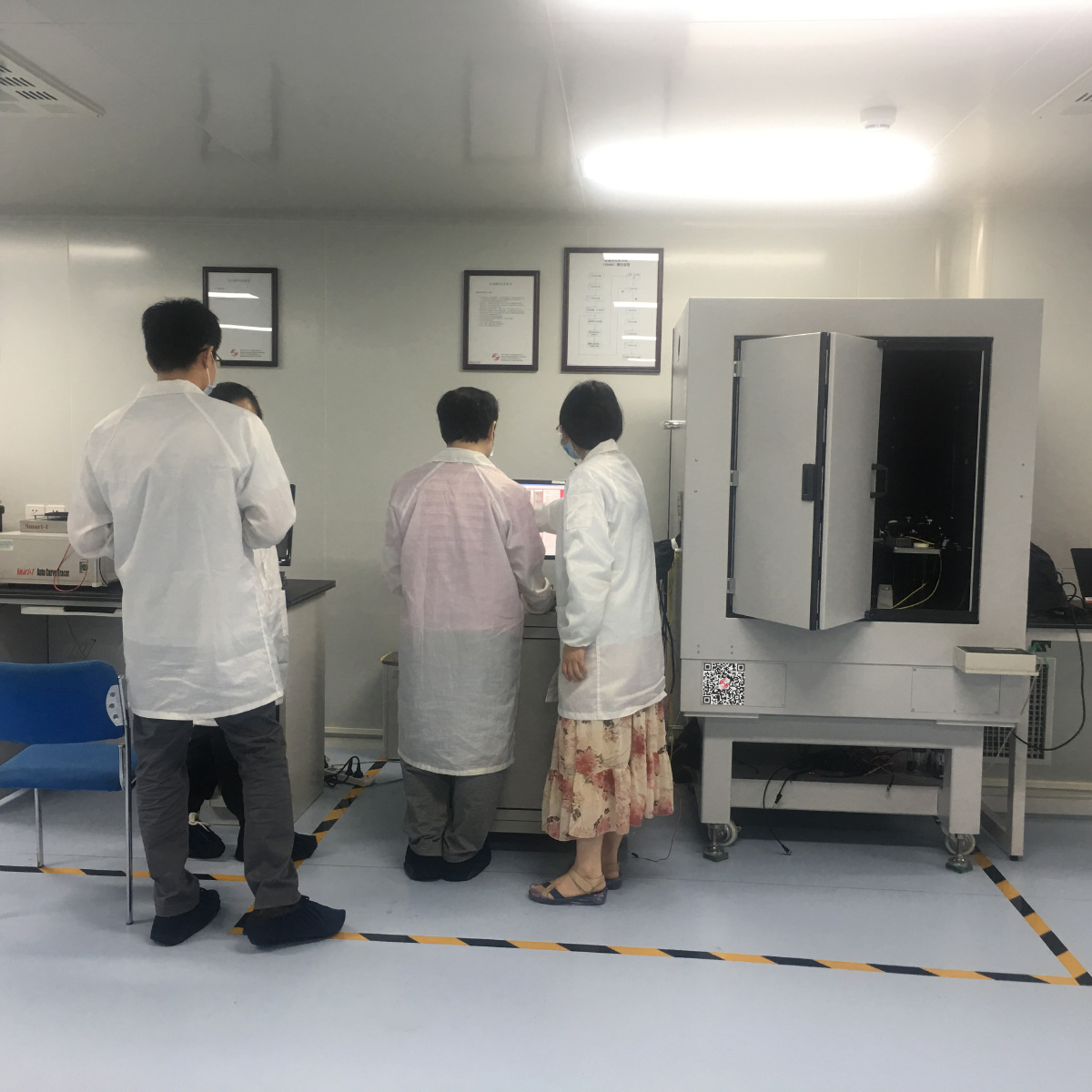 实验室无尘间 - 芯片测试