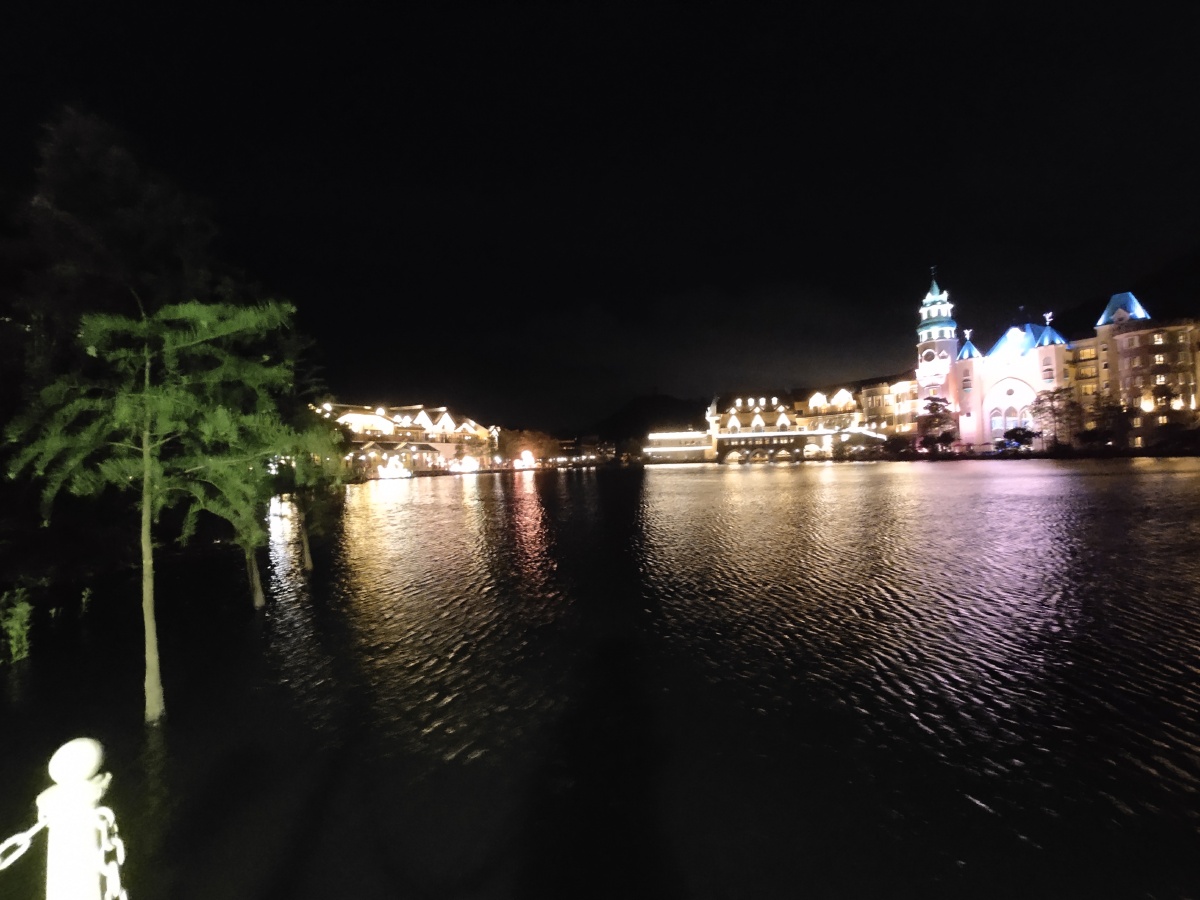 深圳东部华侨城一隅之夜景,泡泡温泉,夜晚漫步.