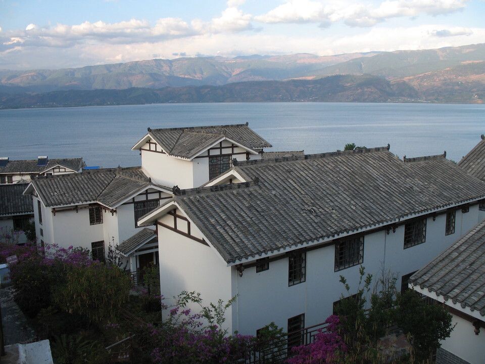 黄昏<br />
西昌邛海观海湾