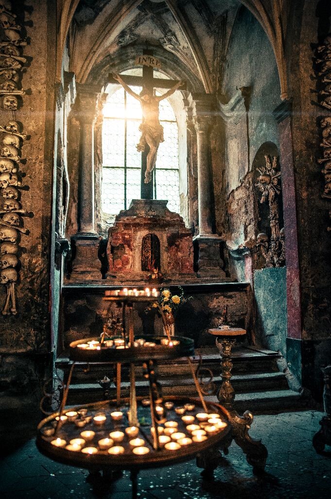 Let the light of faith be with you~<br />
taken in Bone Church, Kutna Hora, Czech Republic