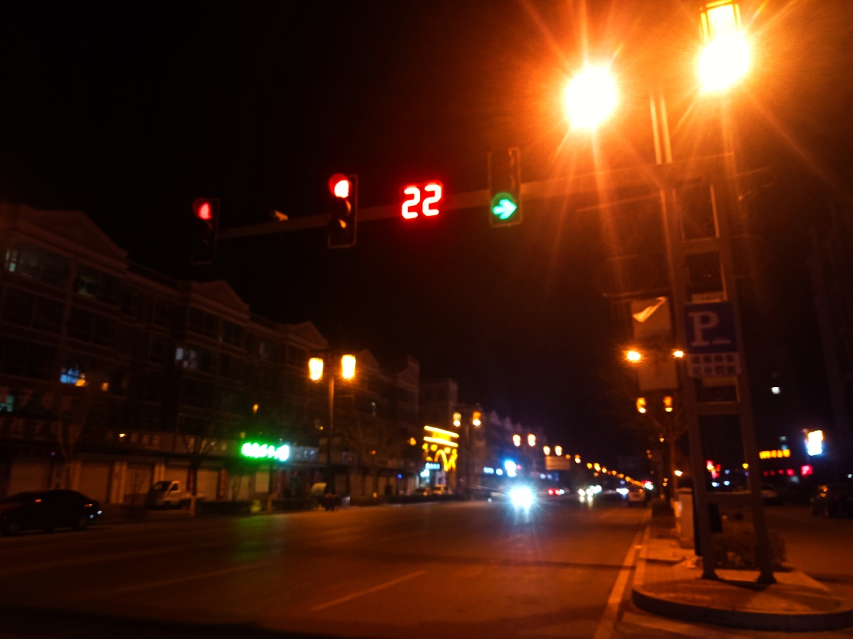 晚上11点的马路