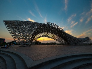 207114