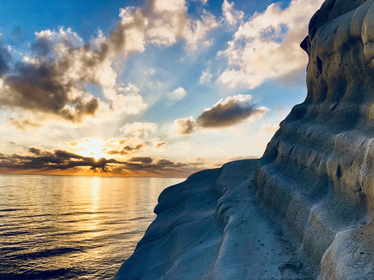 西西里岛的落日光影