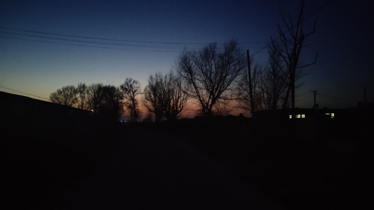 故乡的夜晚不需要滤镜也很赞