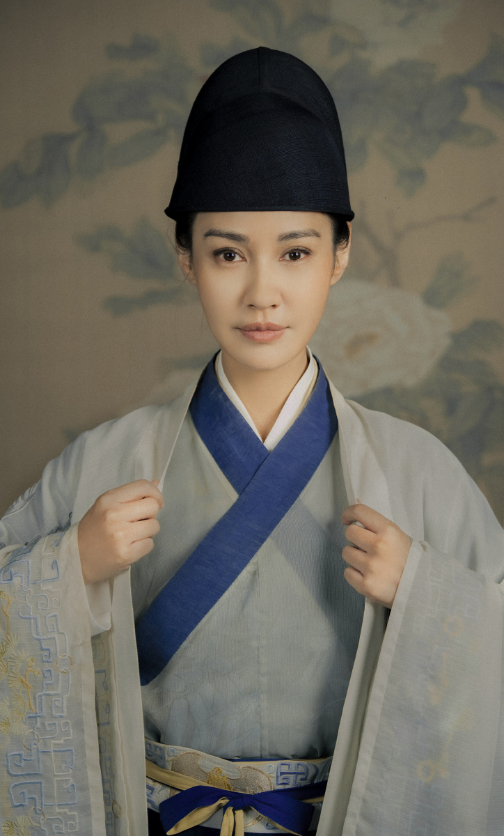 演员杨雪古风汉服写真