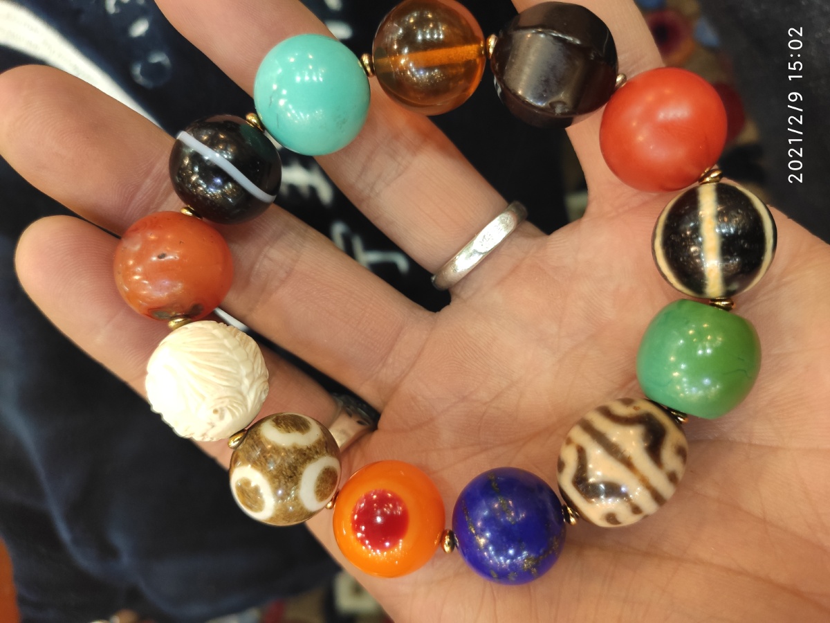 老蜜蜡多宝手串锁骨