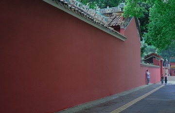 18077