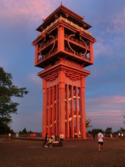 164697
