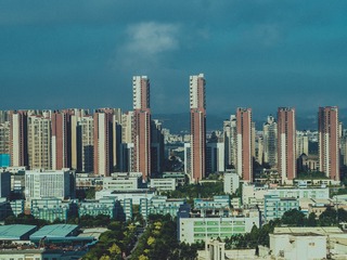 374240