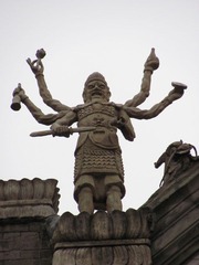 寺顶的雕像