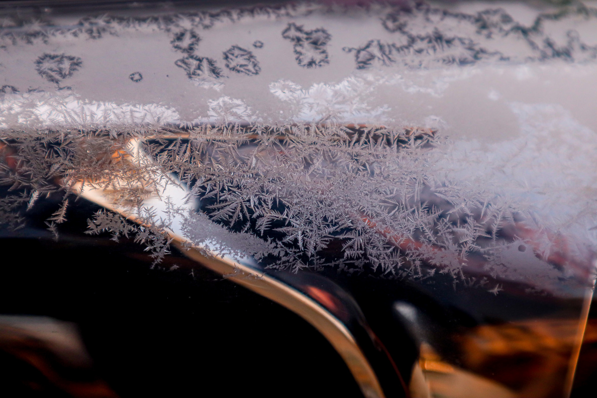 在车上寻找雪花76