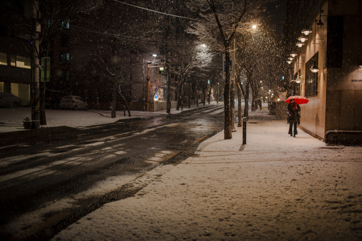 不记得是第几场大雪了雪景真的好梦幻街道也很温暖