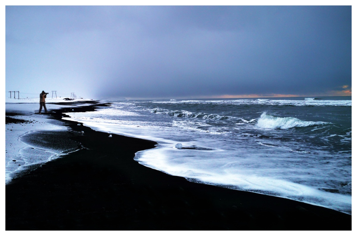 一个人的黑沙滩