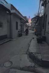 354457