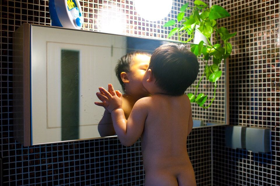 这咸湿的天,咸湿的夜,让你春光乍了泄