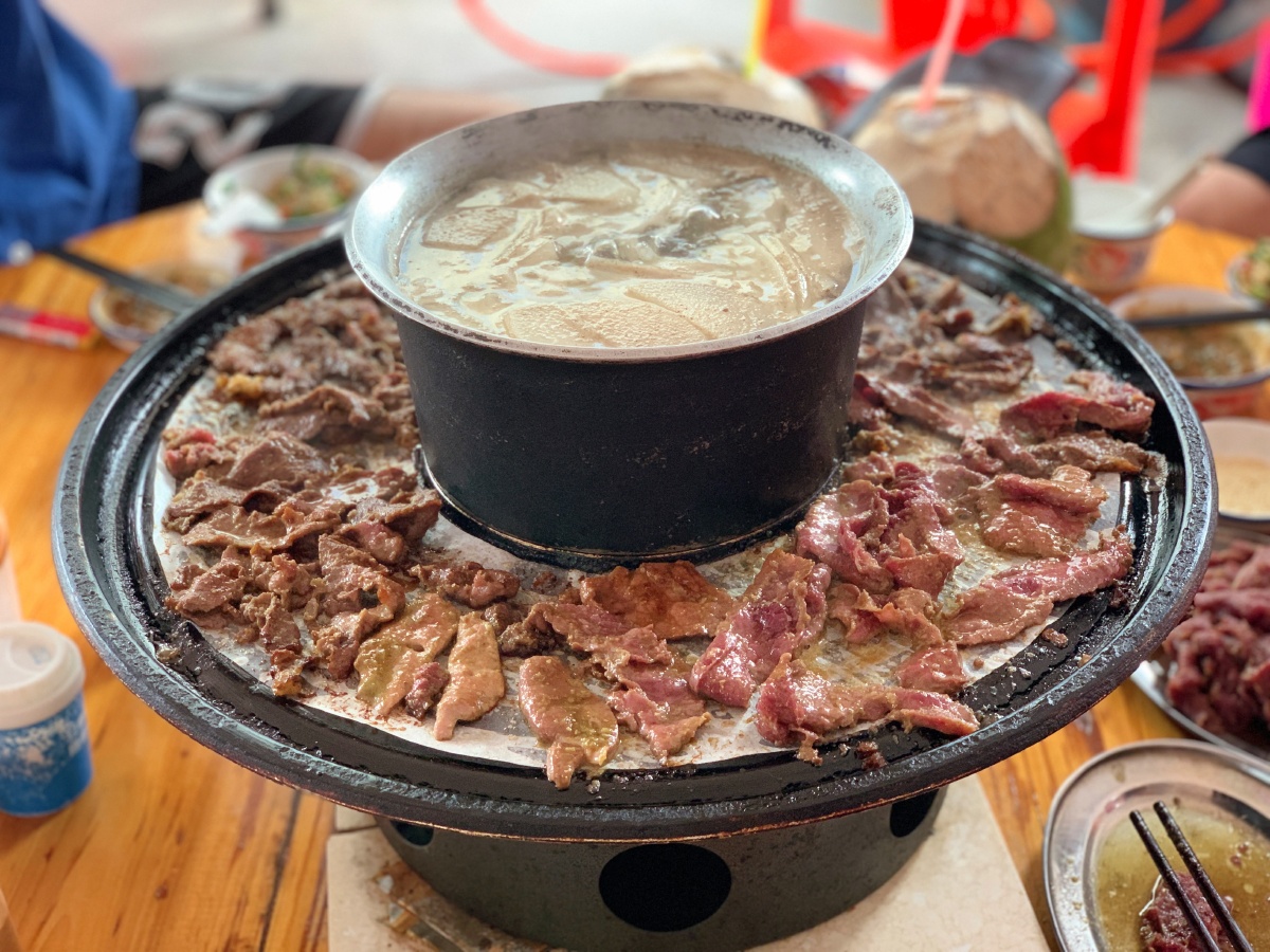 烤涮一体牛肉火锅